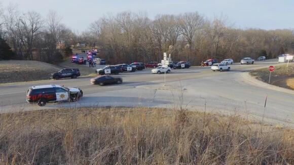 2 Missouri deputies fatally shot, 2 injured as suspect opens fire ...