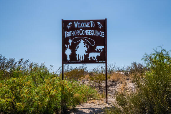 19 Desert Towns With Natural Swimming Pools - NewsBreak