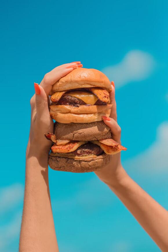 A new fast food burger takes aim at the Whopper with a deal to sweeten ...