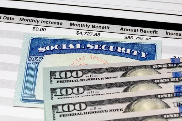 Americans see Social Security checks hit all time high of $2,002 – and ...