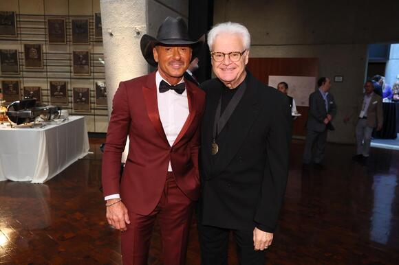 Country Legend’s Orange Tan Has Fans Calling Him ‘Tim McRib’ - NewsBreak