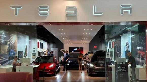 Tesla’s Q4 deliveries slide 16% to 418,227 as demand cools - NewsBreak
