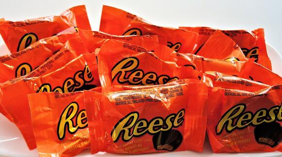 This candy reign supreme as America’s top Halloween candy. Do You Agree ...