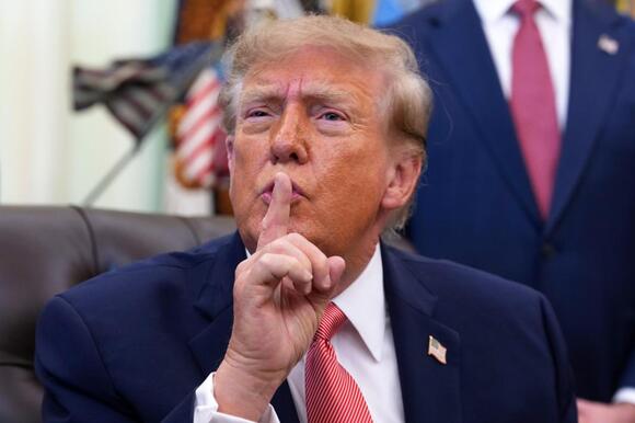 Trump calls media members ‘dummies’ and ‘stupid’ a day after his Oval ...