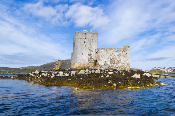 19 Scottish Castle Ruins on Island Outposts - NewsBreak