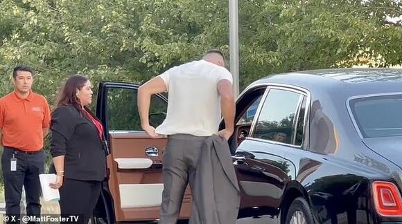 Travis Kelce arrives in his $400k Rolls Royce for Chiefs premiere... but  there's no sign of Taylor - NewsBreak
