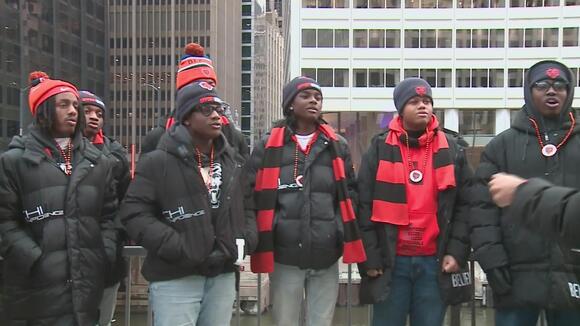 Work week starts with Bears fever in full bloom at Union Station ...