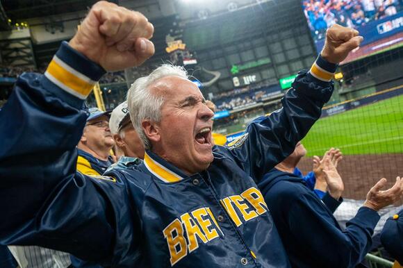 How loud, exactly, was Brewers crowd for World Series Game 2?