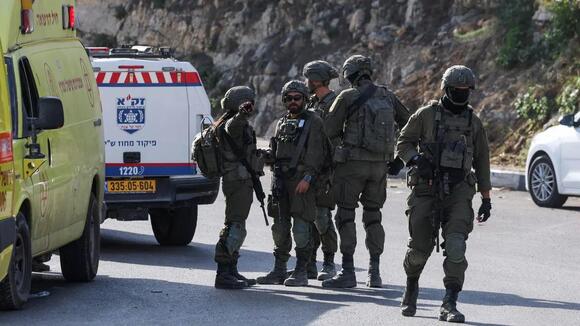 Two suspected gunmen killed after shooting wounds 5 Israelis in West Bank