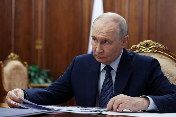 Tightening sanctions on Russia is ‘the way to end this war, ' says David Kramer