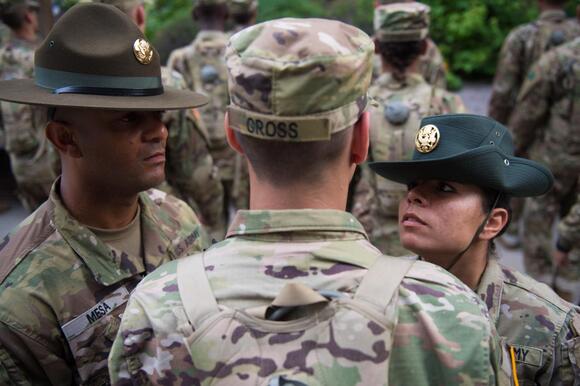Female drill sergeants to don Army campaign hat in 2026 - NewsBreak