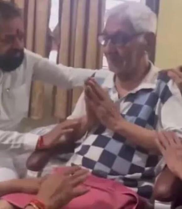 Air India captain's father, 82, reveals heartbreaking promise pilot son ...