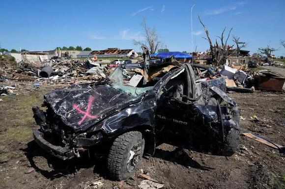 At least eleven dead as tornadoes hit Texas, Oklahoma and Arkansas ...