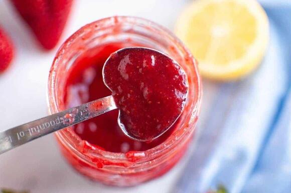 11 strawberry recipes that make simple feel like enough - NewsBreak