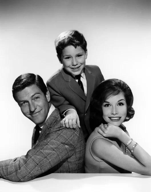 Larry Matthews Of ‘The Dick Van Dyke Show’ Recalls Learning About JFK’s ...
