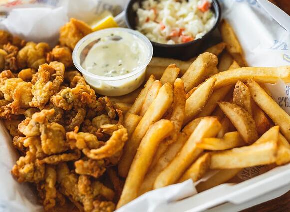 5 Seafood Chains With the Best Whole-Belly Fried Clams, According to ...