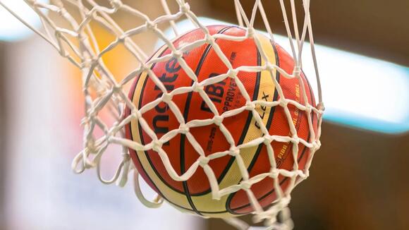 Angel Reese makes WNBA history, then one comment gets fans talking ...