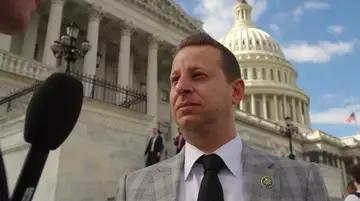 Florida man arrested’ a few miles’ from Dem lawmaker's home over death threat: report