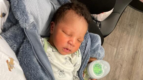 16-Year-Old Tells Family She Found a Baby on the Porch Then Breaks Down ...