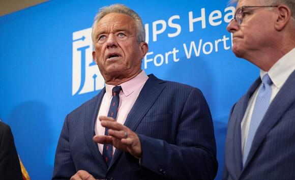 RFK Jr. visits JPS Hospital in Fort Worth to announce kidney plan ...