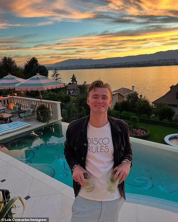 Kelly Ripa's daughter shares rare glimpse inside rich kid romance with ...
