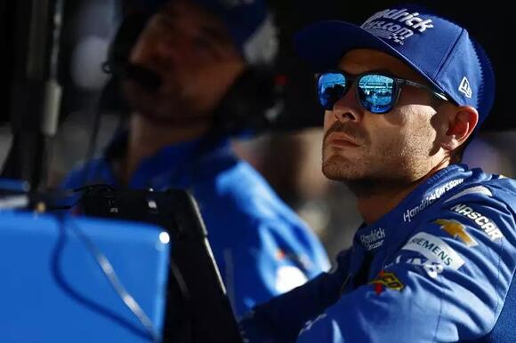 ‘It Took Him 23 Races’ - Kevin Harvick Issues Blunt Warning Over Kyle Larson's Title Push