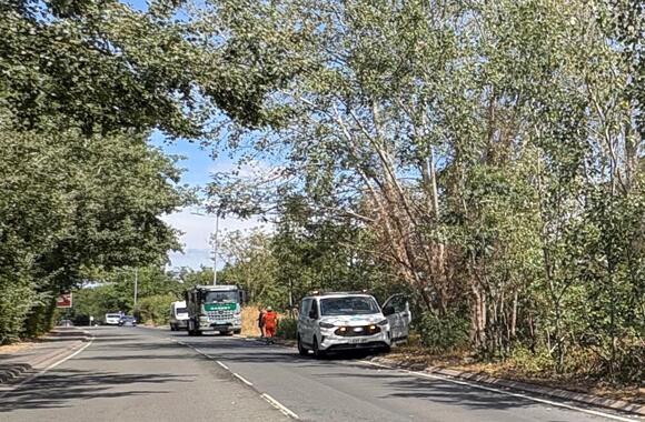 Customer outrage as Chessington World of Adventures shuts due to water ...