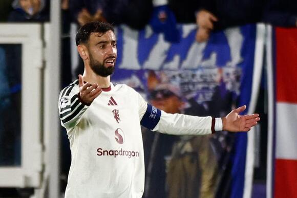 Bruno Fernandes unhappy with Michael Carrick's tactics in dismal Man United defeat to Como