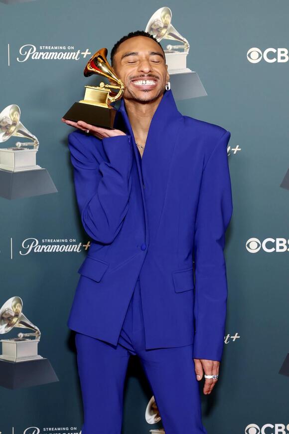 ‘Oh! The Grammy Goes To Luther Vandross!’ Funniest Tweets, Memes, Viral ...