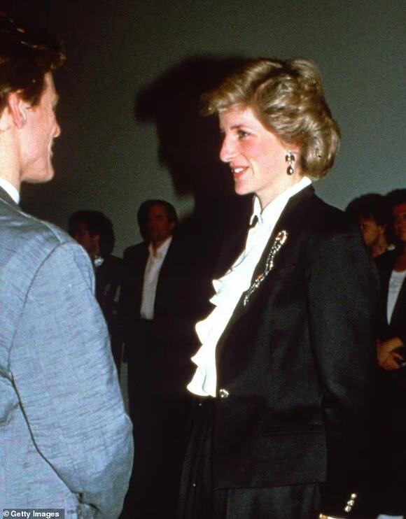 How Kate Middleton is bringing back the Sloane Ranger look back - NewsBreak