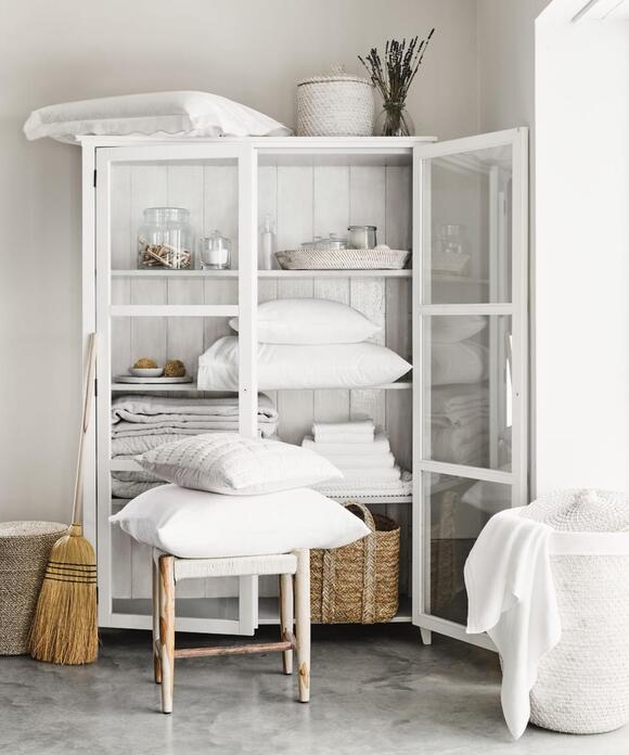 8 small linen closet storage ideas to transform this key space