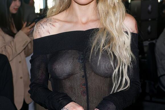 Michael Jackson's daughter Paris channels Bianca Censori as she dons  completely sheer dress - NewsBreak