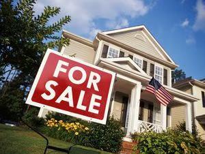 U.S. homebuilder sentiment sank to a 14-year low as mortgage rates climbed past 7%