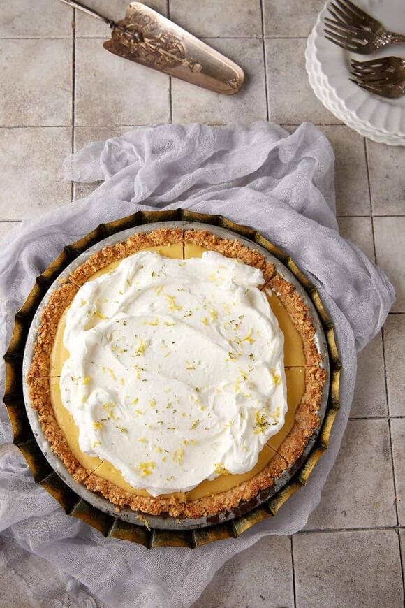 The Unexpected Pie With Saltine Crust That Tastes Amazing - NewsBreak