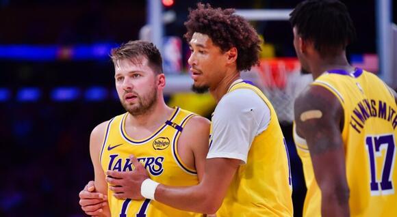 Knicks vs lakers match player stats