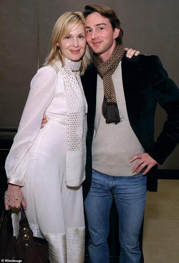 Gossip Girl vet Kelly Rutherford poses with son Hermes for first time ...