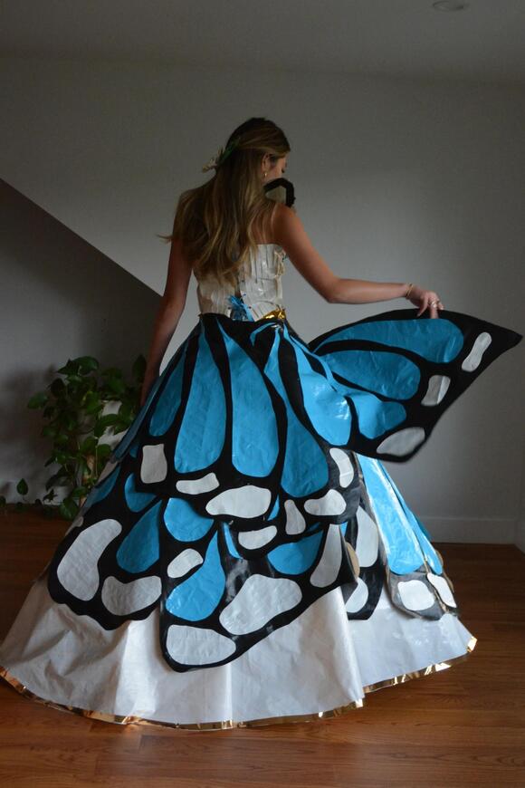 New York teens create wild prom outfits with funky fabric — duct tape — for design contest