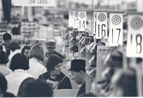 25 Photos of What the First Target Store Looked Like in 1962 - NewsBreak
