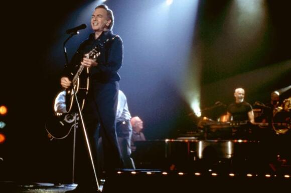 Neil Diamond Delights Fans With Rare Live Performance Since Parkinson’s ...