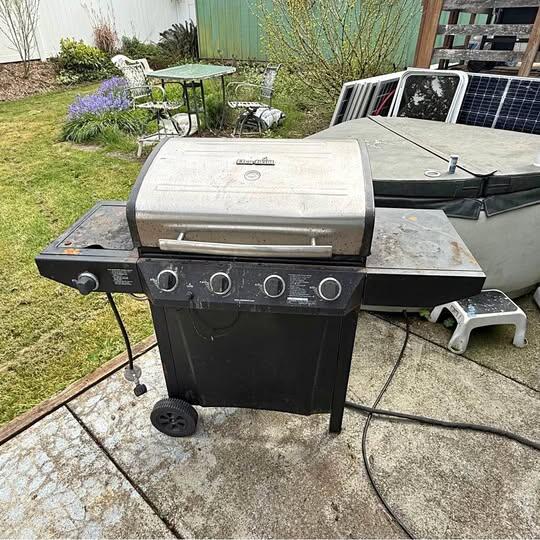 🎁 Freebies Up for Grabs in Salem — Furniture, Tools & More - NewsBreak