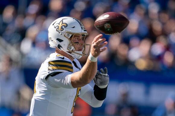 Tyler Shough throws for 278 yards in Week 7