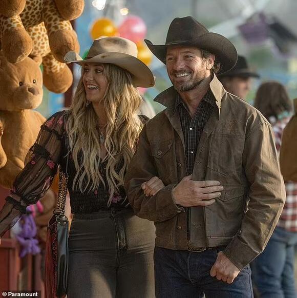 Meet the MAGA Travis and Taylor: Country star and NFL quarterback ...