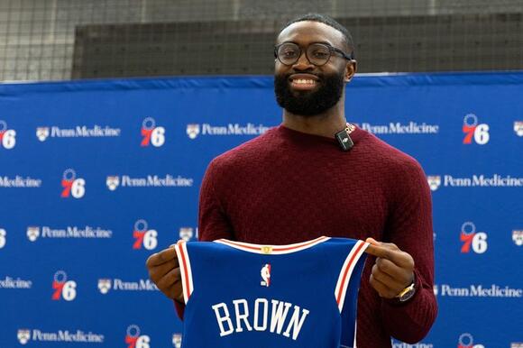 WATCH: Jaylen Brown scores first basket as member of Sixers