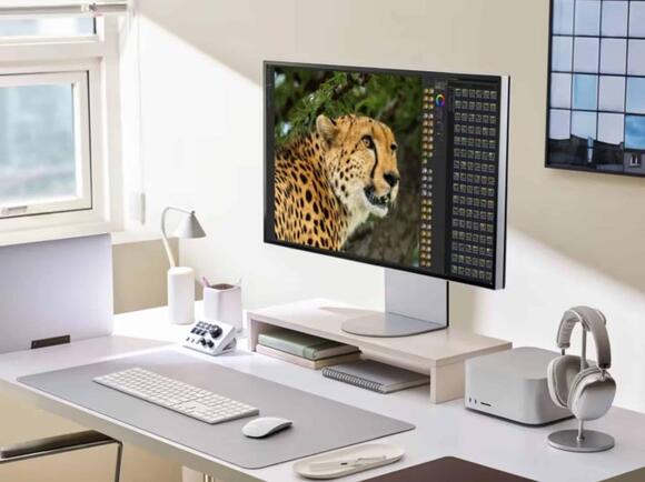 LG’s 32-inch 6K monitor drops from $2,000 to $1,600 in rare deal ...