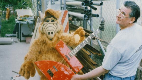 Behind-the-scenes photos and secrets of the TV show ALF - NewsBreak