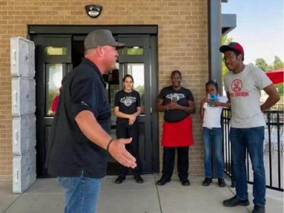 Fast-Food Worker Who Bought Coworkers Snacks Gets a Surprise Hummer ...