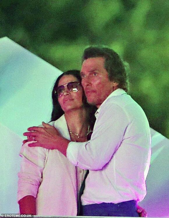 Matthew McConaughey shares a hug with Ronnie Wood in star-studded crowd ...