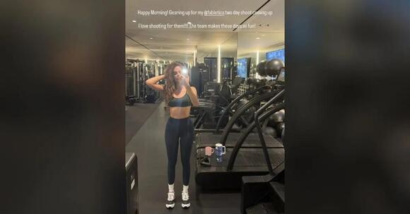 Khloé Kardashian u pripremi za snimanje.