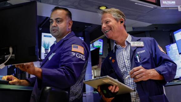 S&P 500 notches 3-day win streak, Nasdaq jumps 1% as SpaceX and Tesla rally