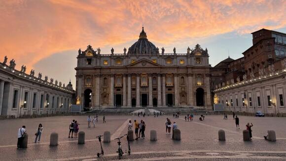 Vatican media cites surgeon: ‘No clinical reason’ pope can’t travel to ...